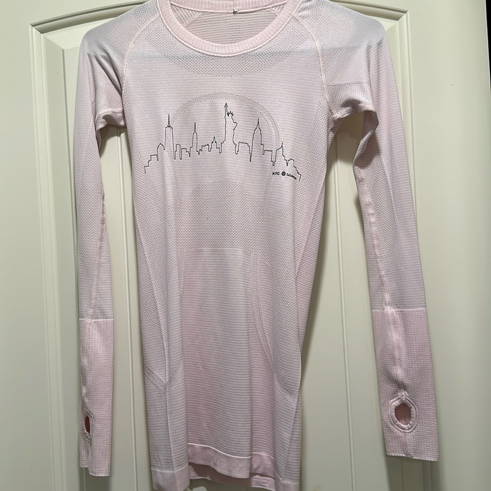 Lululemon limited edition NYC long sleeve swiftly tech